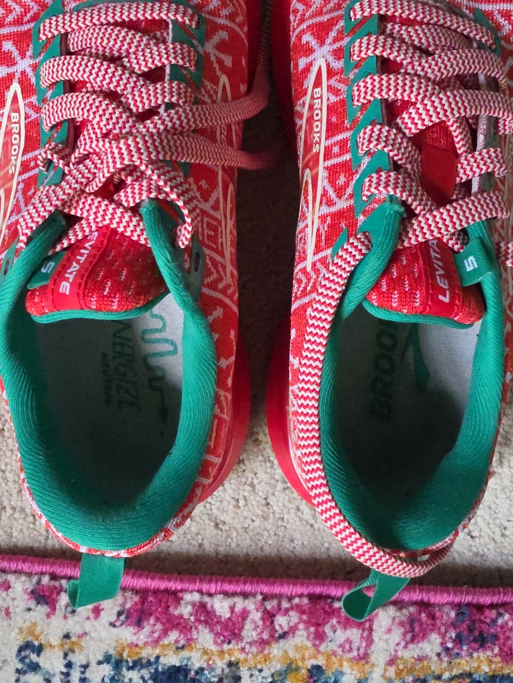 Brooks Levitate Holiday Running Shoes - Picture 6 of 6